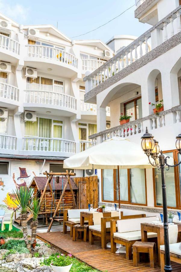 Hotel Yanis Лозенець Екстер'єр фото