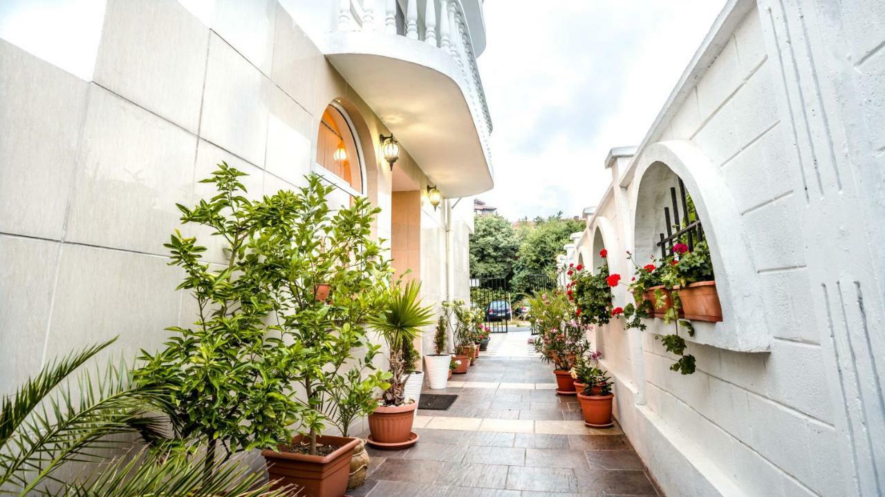 Hotel Yanis Лозенець Екстер'єр фото