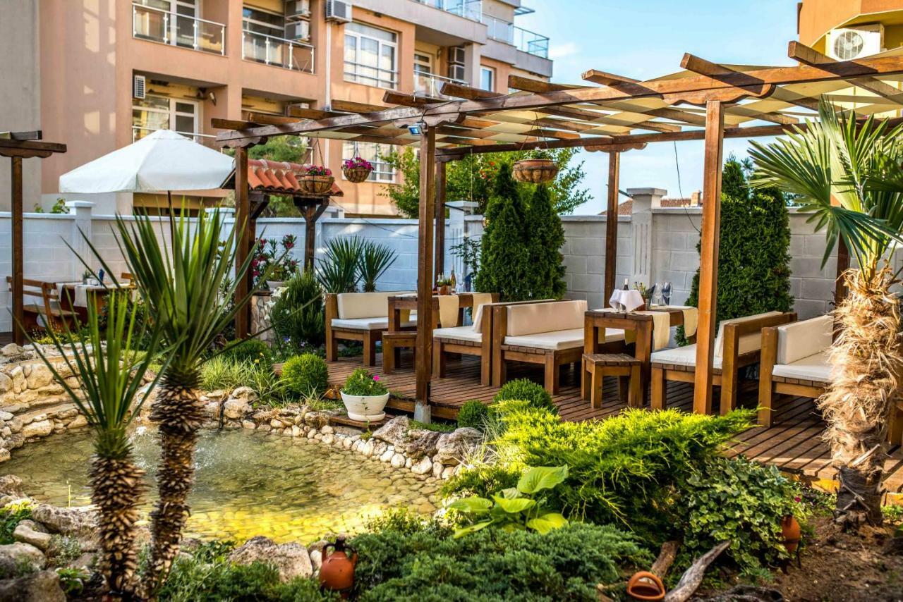 Hotel Yanis Лозенець Екстер'єр фото
