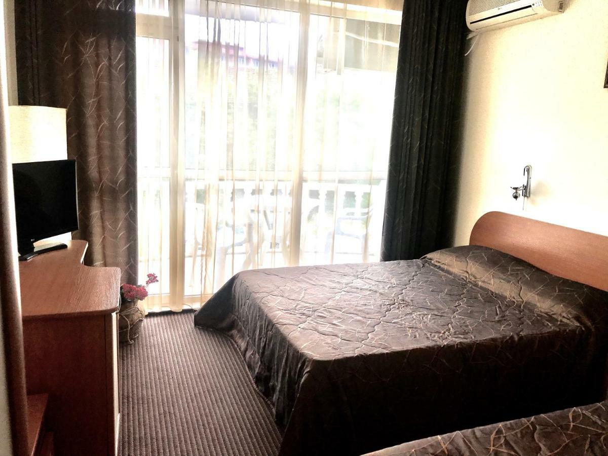 Hotel Yanis Лозенець Екстер'єр фото