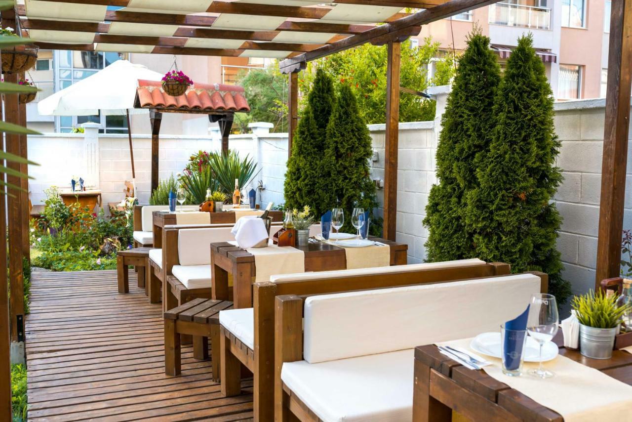 Hotel Yanis Лозенець Екстер'єр фото