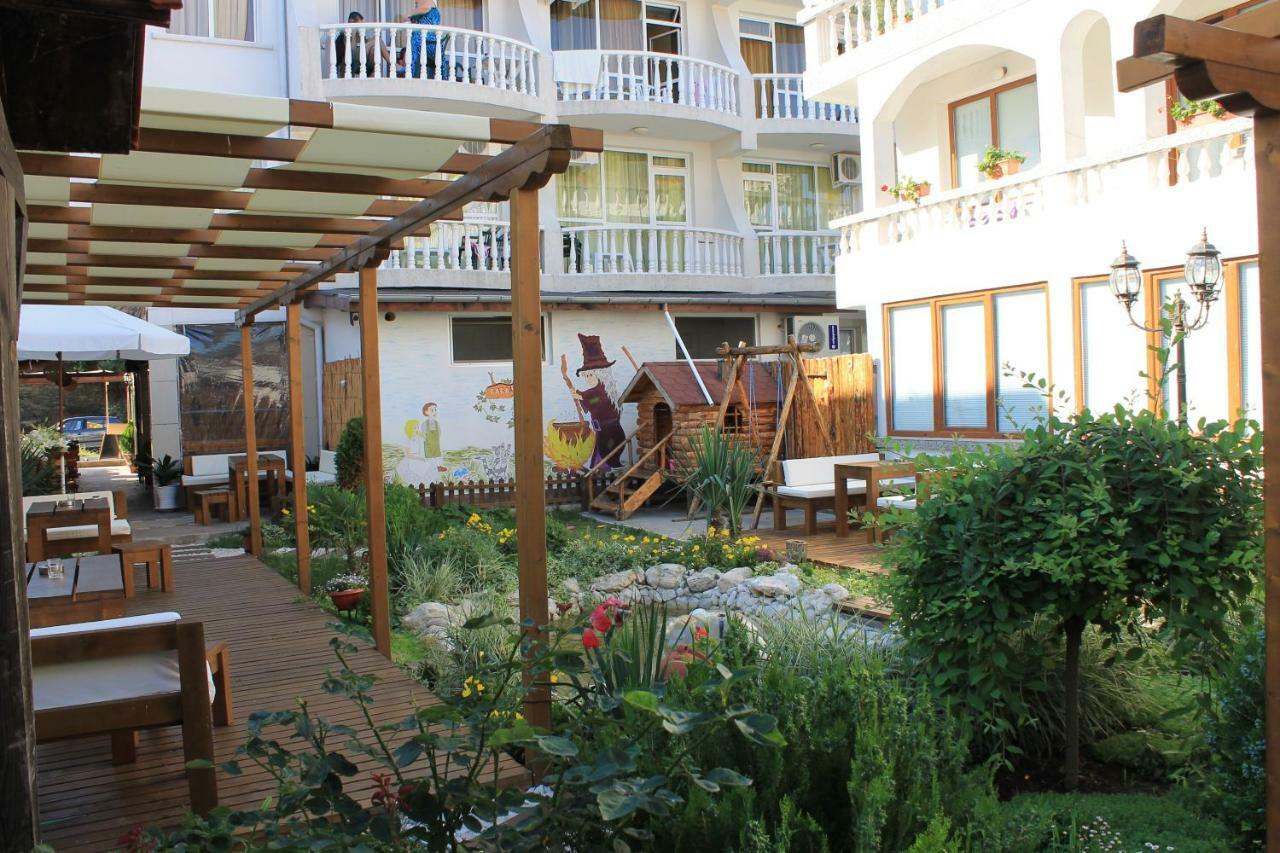 Hotel Yanis Лозенець Екстер'єр фото